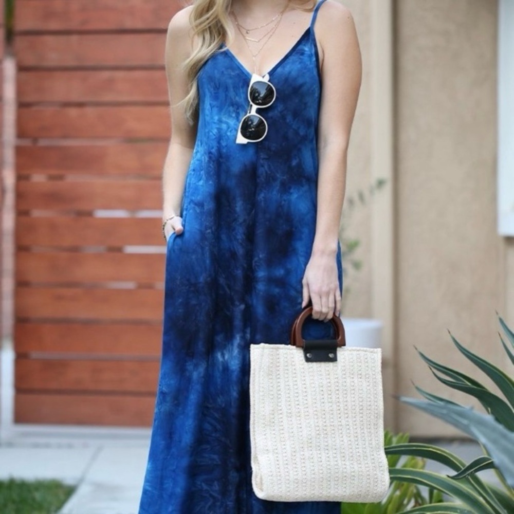 Ninexis • Tie Dye Maxi Dress in Blue